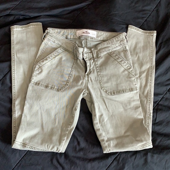 Green Hollister pants - Picture 2 of 3